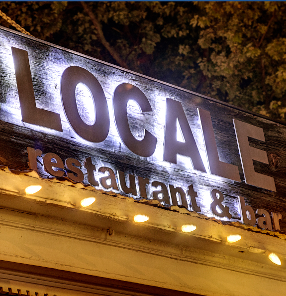 Locale restaurants